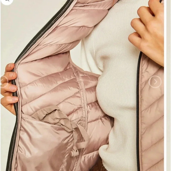 Packable Puffer Vest  Taupe/Mocha Front Zip Closure Side Pockets Quilted - Picture 5 of 8